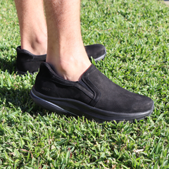 mens black slip on sneakers